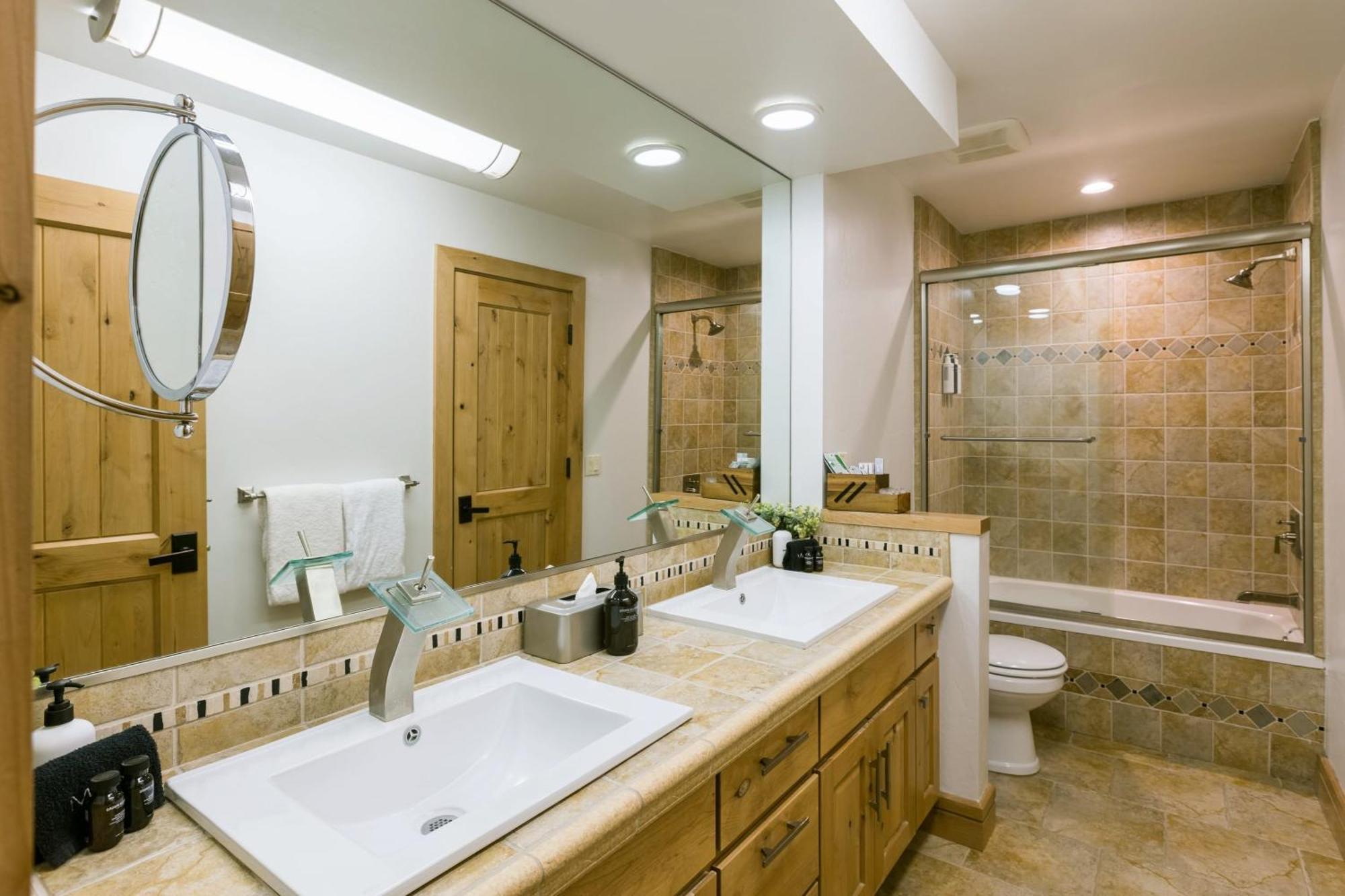 Coyote Moon By Avantstay Cabin Wsauna Mins From Dt Truckee Northstar Eksteriør billede