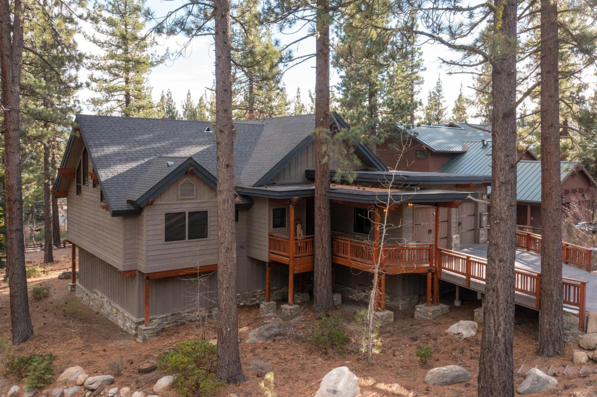 Coyote Moon By Avantstay Cabin Wsauna Mins From Dt Truckee Northstar Eksteriør billede