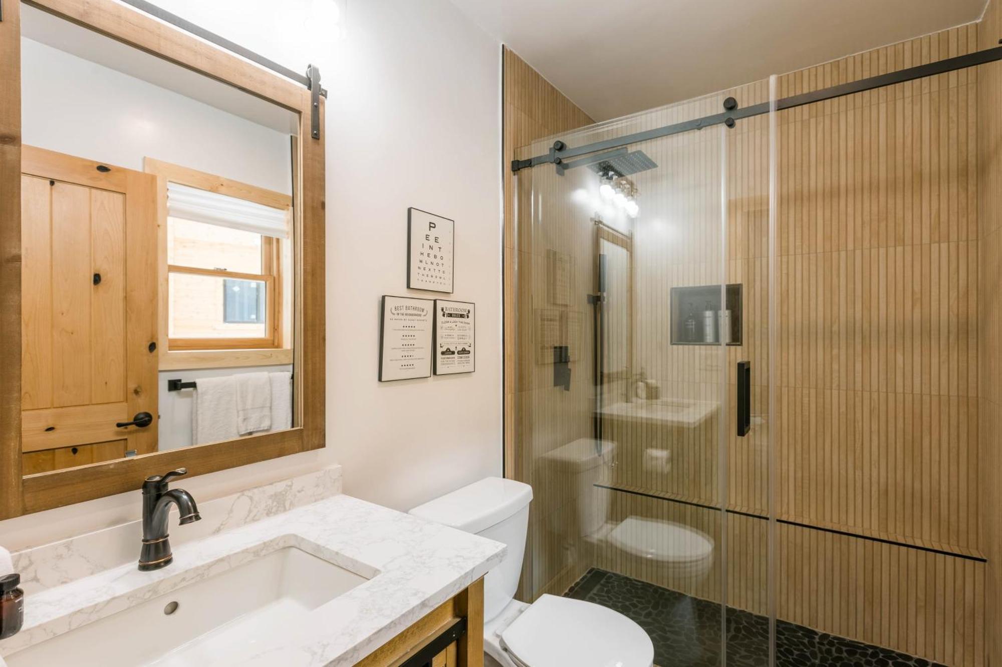 Coyote Moon By Avantstay Cabin Wsauna Mins From Dt Truckee Northstar Eksteriør billede