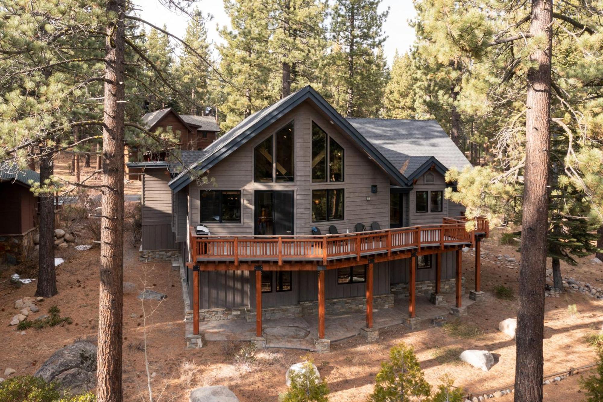 Coyote Moon By Avantstay Cabin Wsauna Mins From Dt Truckee Northstar Eksteriør billede